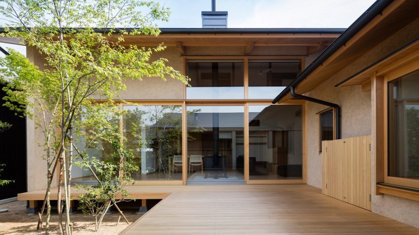 Hiiragi's House is a Japanese home arranged around a courtyard and .