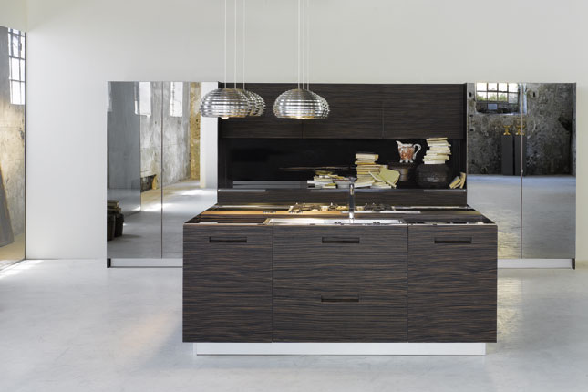 Kitchen with Glass Top and Integrated Handles - Brera from Elam .