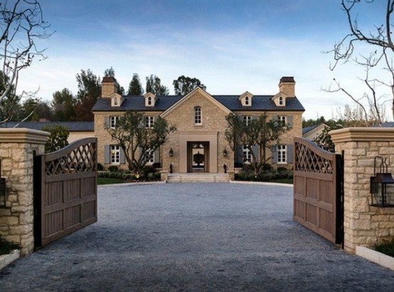Luxurious Classic Estate Of Kanye West and Kim Kardashian - DigsDi
