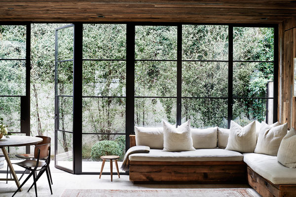 An inspiring interior in natural tones in Los Angel