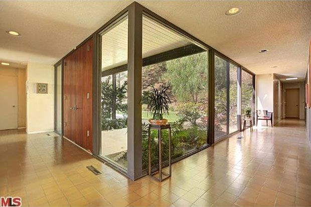 Brentwood Mid-Century Awaits Your Touch | Finding a house .