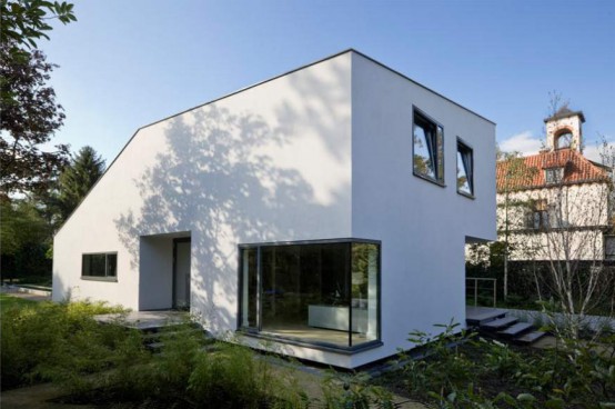 Modern and Sculptural House in a Lush - Villa Bussum by GROUP A .