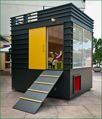 So cool - Playhouse with roof deck. Great as a home office/studio .