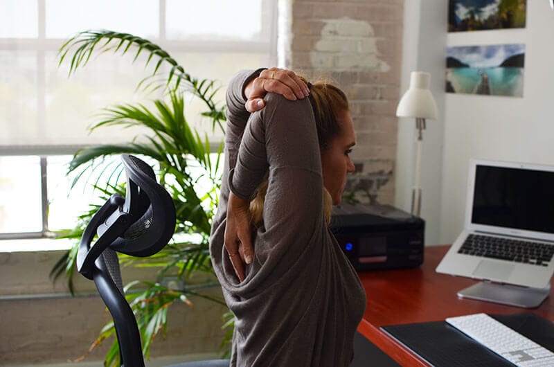 25 Office Exercises: Easy Desk-Friendly Ways to Get Fit in 20
