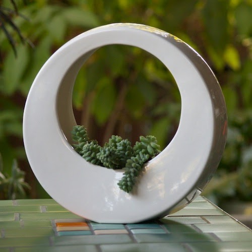 Inspirational Design: Modern Hanging and Tabletop Pots Circle Pots .