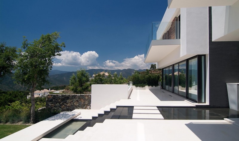 Villa in Andalucia by McLean Quinlan Architec