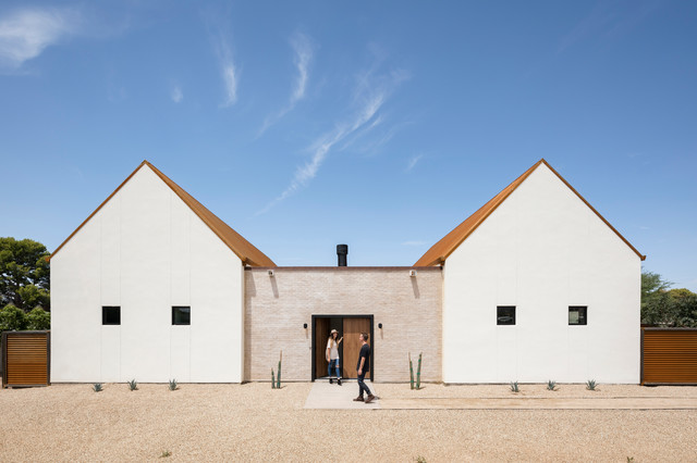 Minimalist Appeal for a Spanish Mission-Style Hou