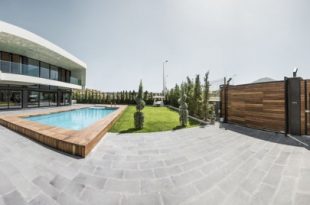 Modern Turkish City Home Design With Glass Walls - DigsDi