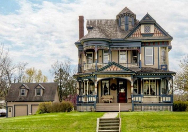 Old Homes | Pretty 114-Years-Old Victorian House | Old victorian .