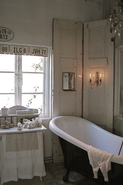 26 Refined Décor Ideas For A Vintage Bathroom | Shabby chic .