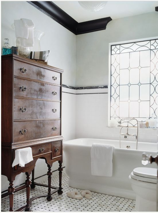 26 Refined Décor Ideas For A Vintage Bathroom - DigsDi