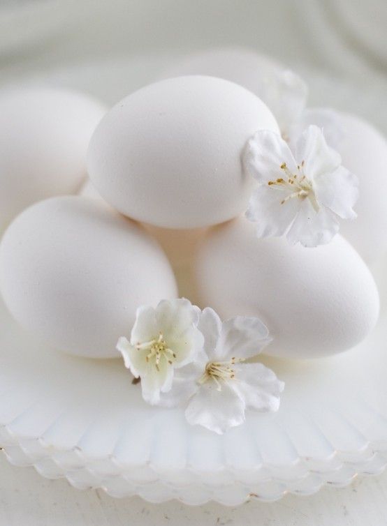 26 Refined White Easter Décor Ideas | White easter decorations .