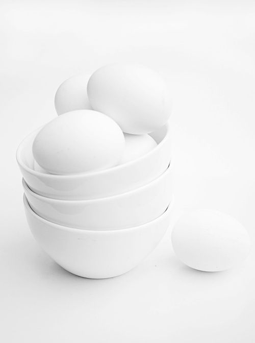 26 Refined White Easter Décor Ideas (With images) | White bowls .