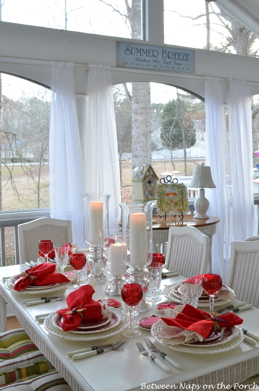 Valentine's Day Tablescapes Table Settin