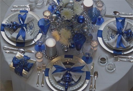 Beautiful blue & silver Christmas table | Silver christmas .