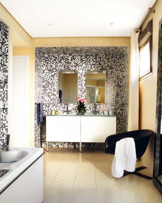 Simple Yet Stylish Bathroom Design With Pixilated Walls