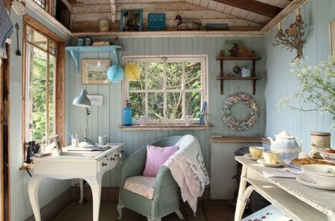 Small Island Cottage With A Traditional Interior in 2020 | Kleine .