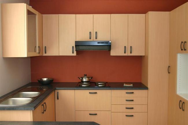 Modular kitchen designs for space-cramped homes - Hometone - Home .