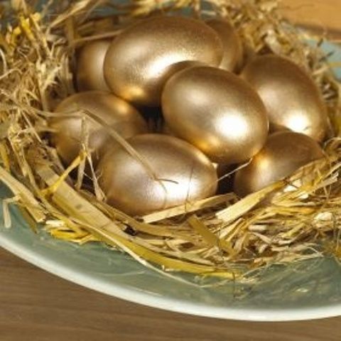 Sparkling Gold Easter Decor Ideas | Golden egg easter, Easter egg .