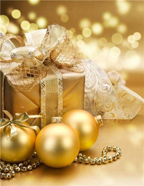 31 Golden sparkling Christmas Decor Ide