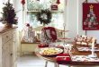 37 Stunning Christmas Dining Room Décor Ideas - DigsDi