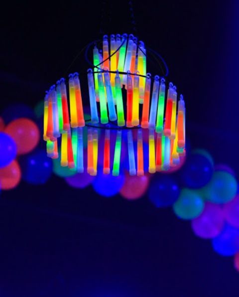 23 Stunning Neon Halloween Décor Ideas | DigsDigs | Neon birthday .
