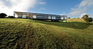 Stunning New Zealand Glass House With Minimalist Interiors - DigsDi