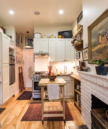 Would You Live In This TINY NYC Apartment? | New york studio .