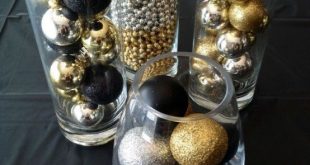 Elegant Black And Gold Decor Ideas #partydecorations #partydecor .