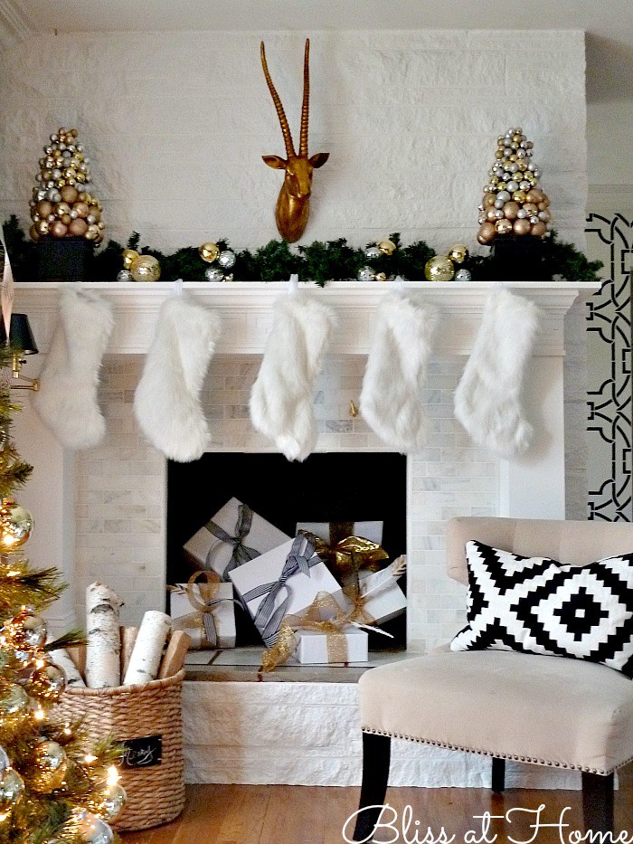 20 Chic Holiday Decorating Ideas with a Black, Gold, and White .