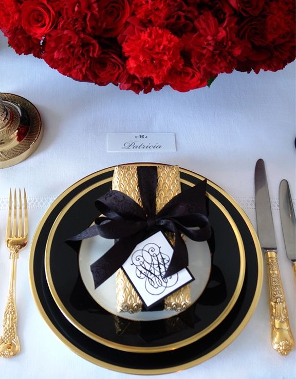A Passion for Red at Christmas | Carolyne Roehm | Gold christmas .