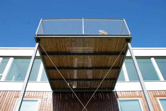 Swedish House Design with A Large Balcony - Plastic House by UNIT .