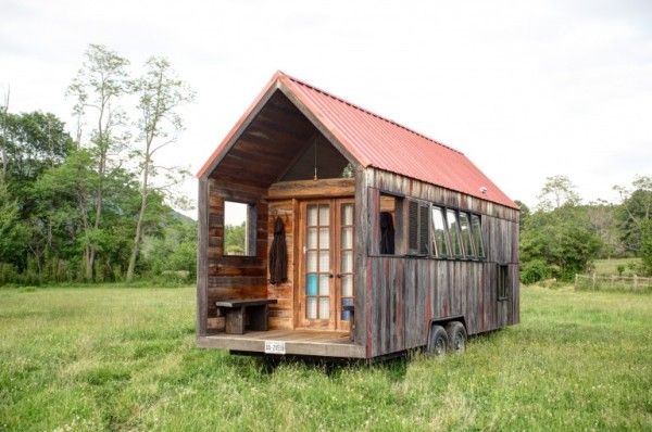 Salvage Chic: 200sf "Pocket Shelter" is Overflowing With Rustic .