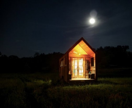 Tiny Mobile Shelter With Rustic Charm - DigsDi