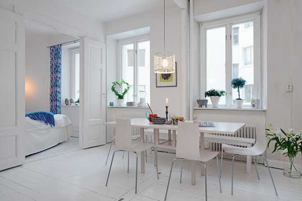 Light Interior Design and White Decorating in Scandinavian Style .