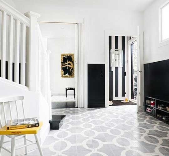 10 Creative & Inspiring Traditional Black And White Hallway .