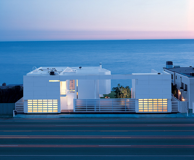 Ultra Minimal White Beach House | modern design by moderndesign.o
