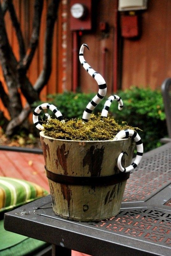 27 Unexpected Colorful And Vibrant Halloween Décor Ideas | Outdoor .