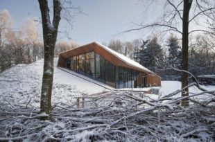 Unusual House Built Inside A Hill | Architecture, Underground .