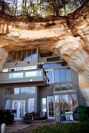 Gorgeous Modern Home is Built Inside a Cave | Architecture, Modern .