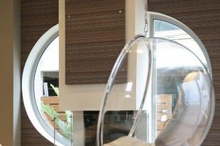 Very Stylish Futuristic House Reminding Of A Spaceship | Bubble .