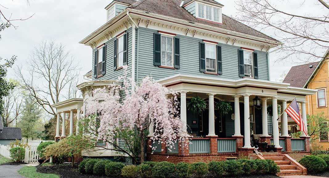 10 Old Homes That Will Capture the Hearts of History Buffs .