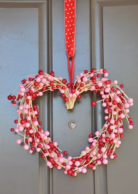 30 Wreath And Garland Ideas For Valentine's Day | Valentine day .